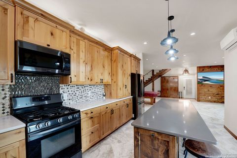 Single Family Residence in Medina TX 197 two sisters Rd 34.jpg