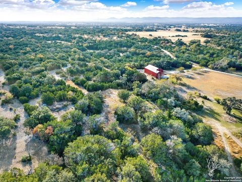 Single Family Residence in Medina TX 197 two sisters Rd 7.jpg