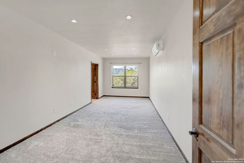 Single Family Residence in Medina TX 197 two sisters Rd 43.jpg
