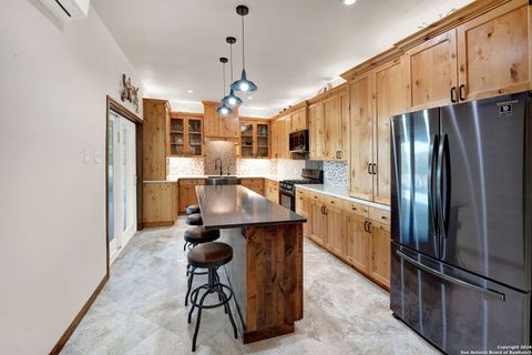 Single Family Residence in Medina TX 197 two sisters Rd 31.jpg