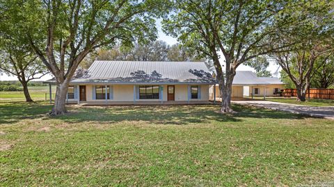 Single Family Residence in Castroville TX 1345 Fm 471.jpg