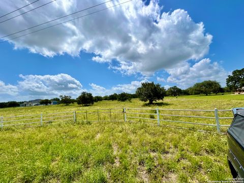  in Natalia TX LOT 229 Ih 35.jpg