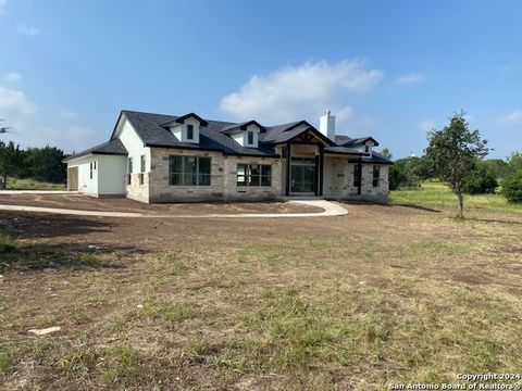 Single Family Residence in Bandera TX 140 Horsehoe Falls.jpg
