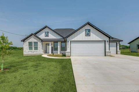 Single Family Residence in Atascosa TX 16918 Rancho Escondido.jpg