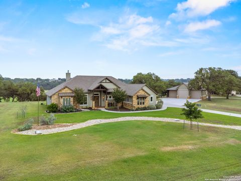 Single Family Residence in Bandera TX 228 Lucky Ridge.jpg