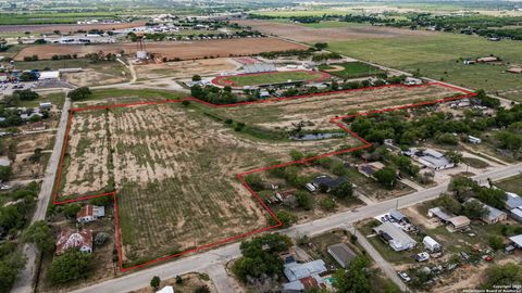 Farm in Devine TX TBD N Windy Knoll.jpg