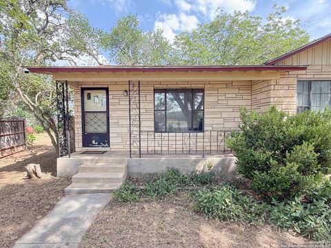 Single Family Residence in Lytle TX 15430 S Main St.jpg