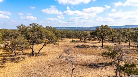 Single Family Residence in Bandera TX 5 Camp Creek 2.jpg