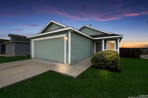 Single Family Residence in San Antonio TX 13903 Silos Meadows.jpg