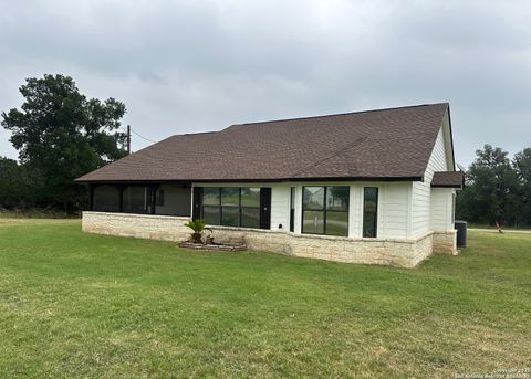 Single Family Residence in Bandera TX 185 Quail Valley Dr.jpg