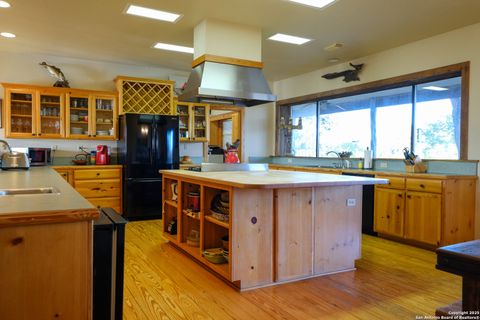  in Medina TX 1100 Stringtown Rd 22.jpg