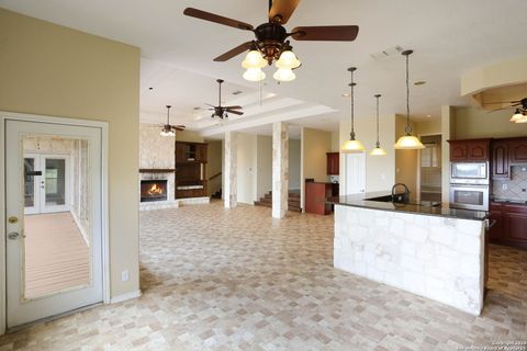 Single Family Residence in Castroville TX 102 County Road 4773 11.jpg