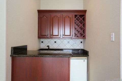Single Family Residence in Castroville TX 102 County Road 4773 14.jpg