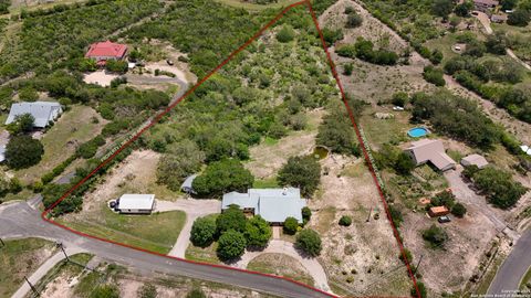 Single Family Residence in Castroville TX 102 County Road 4773 5.jpg