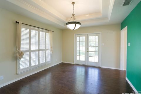 Single Family Residence in Castroville TX 102 County Road 4773 13.jpg