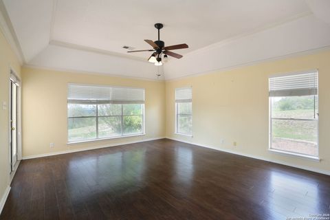 Single Family Residence in Castroville TX 102 County Road 4773 15.jpg