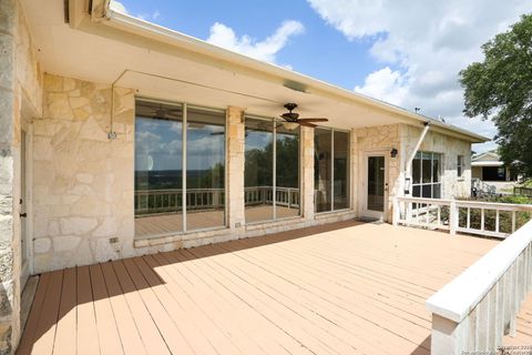 Single Family Residence in Castroville TX 102 County Road 4773 33.jpg