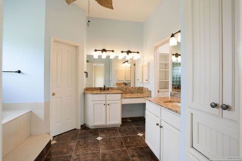 Single Family Residence in Castroville TX 102 County Road 4773 16.jpg