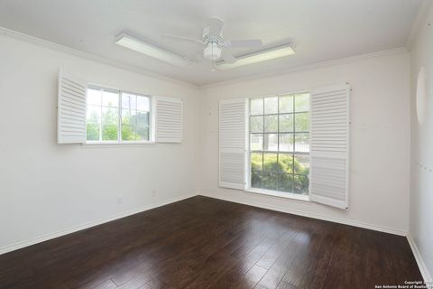 Single Family Residence in Castroville TX 102 County Road 4773 20.jpg