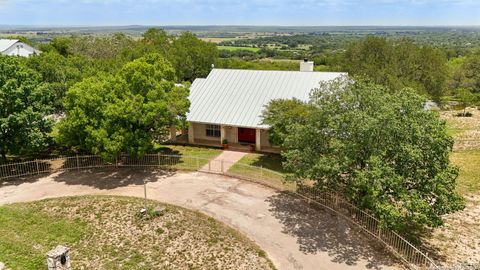Single Family Residence in Castroville TX 102 County Road 4773.jpg