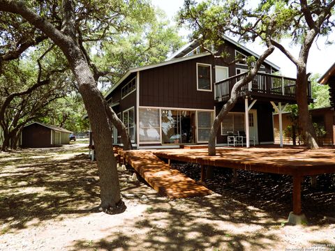 Single Family Residence in Lakehills TX 148 Lakeshore Road.jpg