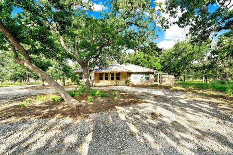 Single Family Residence in Medina TX 847 Orchard Park.jpg