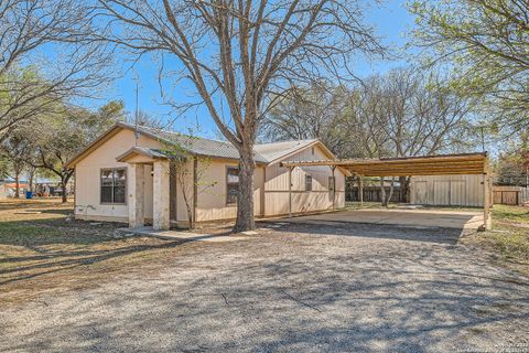 Single Family Residence in Atascosa TX 12177 Pearsall Rd.jpg