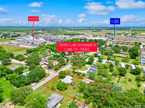 Single Family Residence in Lytle TX 15000 Lytle-Somerset Rd.jpg