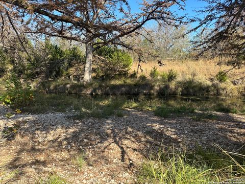  in Medina TX 15902 N Highway 16 40.jpg