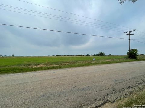  in Devine TX 1387 County Road 664.jpg