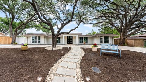 Single Family Residence in Castle Hills TX 209 Sheffield.jpg