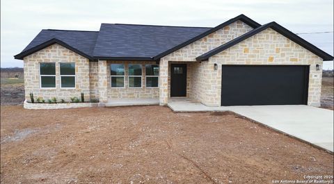 Single Family Residence in Atascosa TX 16724 Tapatio St.jpg