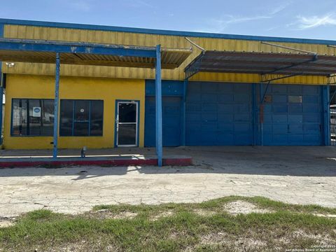 Mixed Use in Devine TX 710 N Teel Dr.jpg