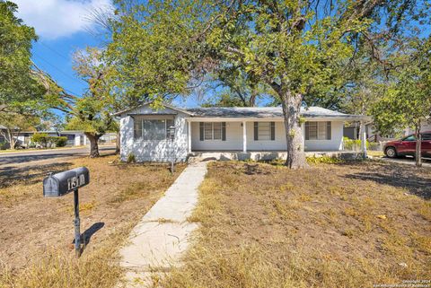 Single Family Residence in Hondo TX 1310 16th St.jpg