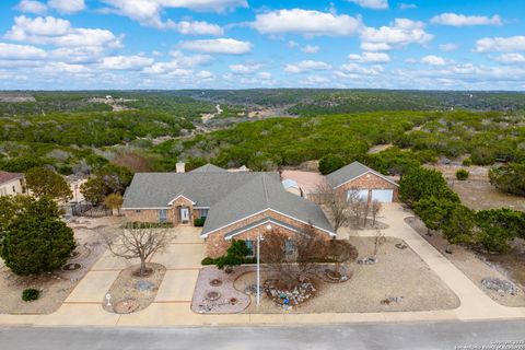 Single Family Residence in Kerrville TX 2001 Crown Ridge.jpg
