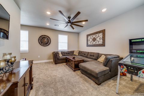 Single Family Residence in Mico TX 895 Private Road 1742 29.jpg