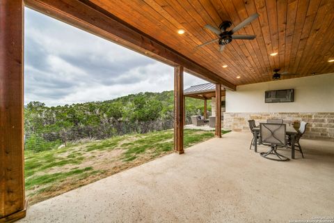 Single Family Residence in Mico TX 895 Private Road 1742 35.jpg