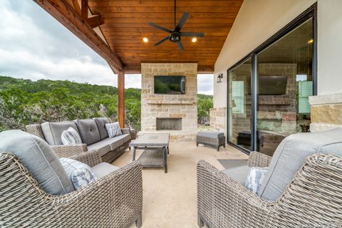 Single Family Residence in Mico TX 895 Private Road 1742 20.jpg