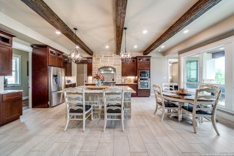 Single Family Residence in Mico TX 895 Private Road 1742 8.jpg