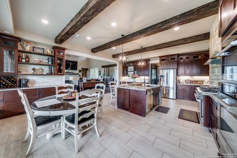 Single Family Residence in Mico TX 895 Private Road 1742 11.jpg