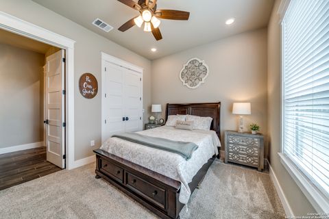 Single Family Residence in Mico TX 895 Private Road 1742 23.jpg