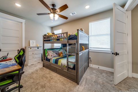 Single Family Residence in Mico TX 895 Private Road 1742 34.jpg