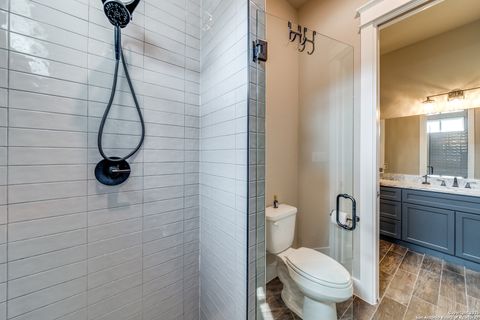 Single Family Residence in Mico TX 895 Private Road 1742 25.jpg