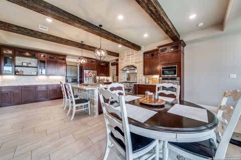 Single Family Residence in Mico TX 895 Private Road 1742 13.jpg
