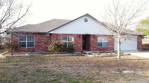 Single Family Residence in Hondo TX 607 33rd St.jpg