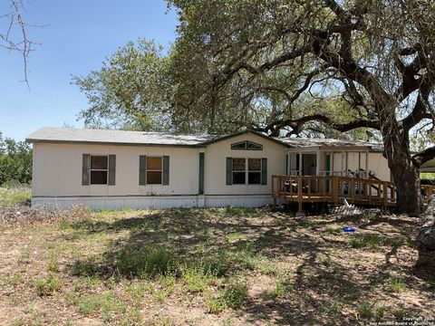 Manufactured Home in Natalia TX 263 County Road 7812.jpg