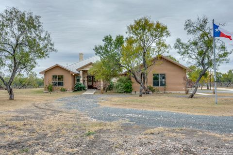 Single Family Residence in Dhanis TX 8491 county road 429.jpg