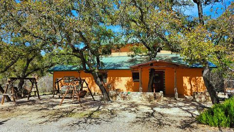 Single Family Residence in Tarpley TX 474 Lost Ln.jpg