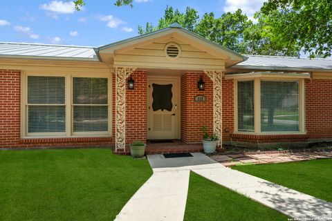 Single Family Residence in Castle Hills TX 117 Danube Dr.jpg