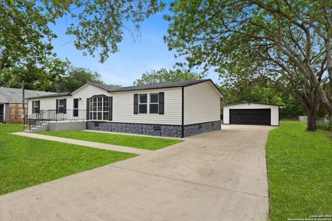 Manufactured Home in Lytle TX 15024 mesquite St.jpg